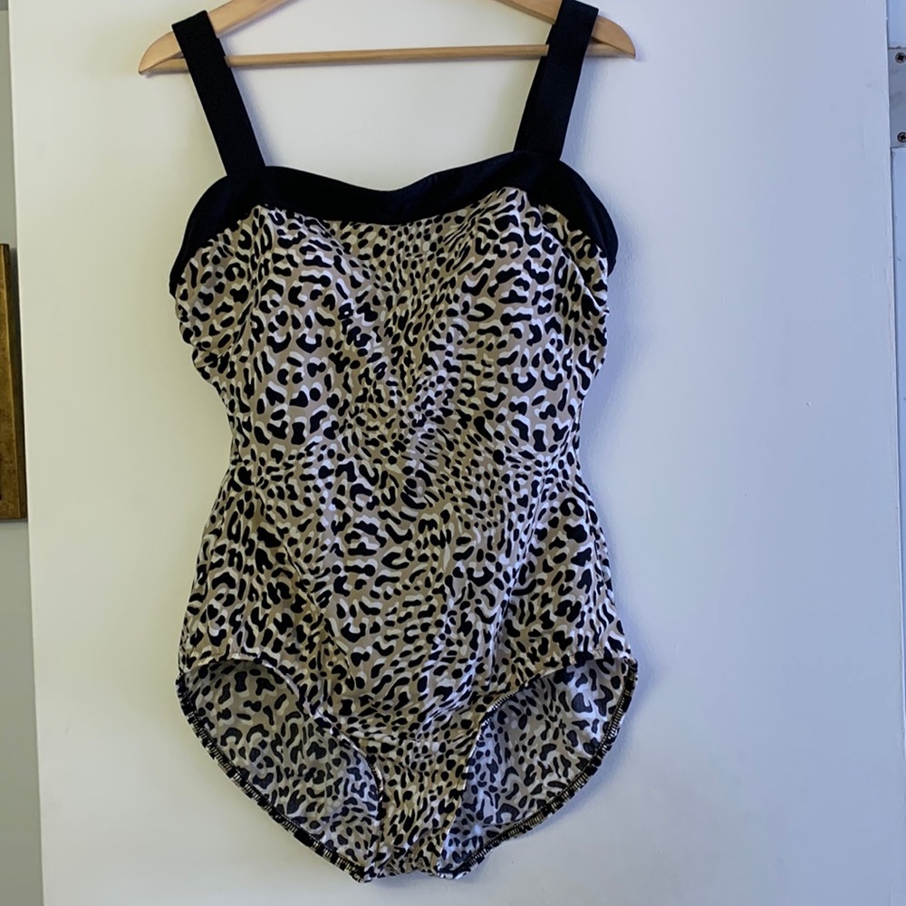 One piece Swim wear